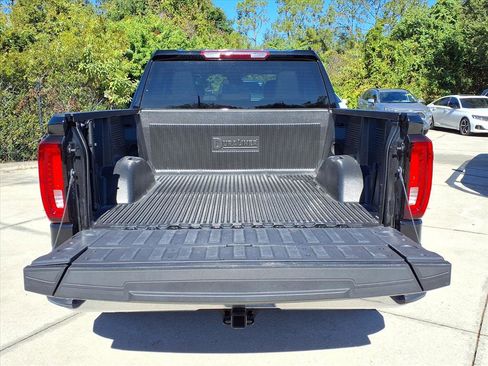 Used 2025 GMC Sierra 1500 SLT image 18