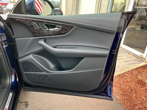 Used 2022 Audi Q8 Prestige image 41