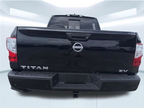 Used 2023 Nissan Titan SV w/ SV Convenience Package RWD image 6