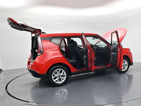Certified 2024 Kia Soul S FWD image 52