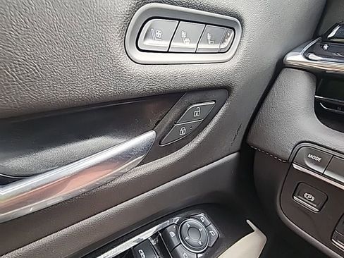 Used 2024 Cadillac Escalade Sport RWD image 16