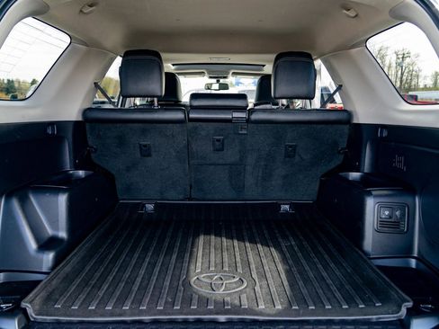 Used 2019 Toyota 4Runner SR5 AWD/4WD image 29