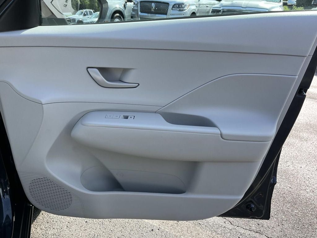 Used 2025 Hyundai Kona SEL AWD/4WD image 23