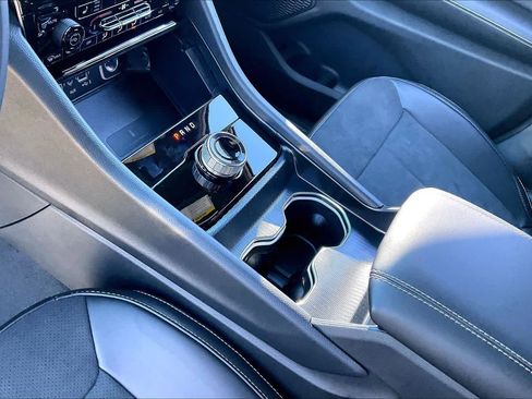 New 2025 Jeep Grand Cherokee Altitude AWD/4WD image 7