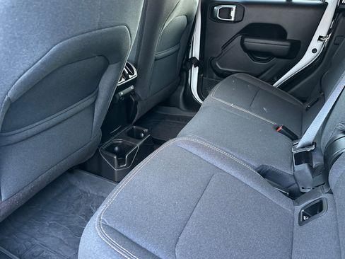 Used 2024 Jeep Gladiator Sport image 26