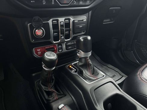 Used 2020 Jeep Gladiator Rubicon AWD/4WD image 30