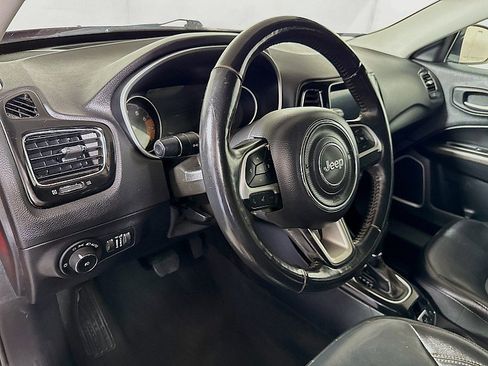 Used 2019 Jeep Compass Limited FWD image 9