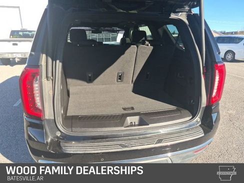 Used 2022 GMC Yukon SLT w/ SLT Premium Package image 9