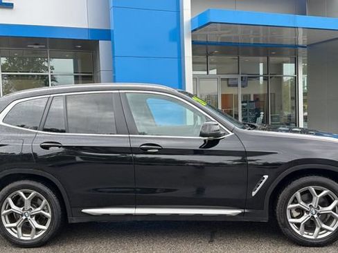 Used 2024 BMW X3 xDrive30i AWD/4WD image 3