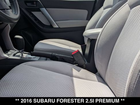 Used 2016 Subaru Forester 2.5i Premium w/ All-Weather Package AWD/4WD image 18