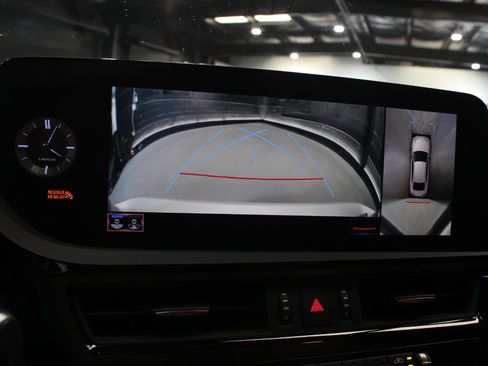 Used 2022 Lexus ES 300h Ultra Luxury w/ Accessory Package 2 FWD image 58