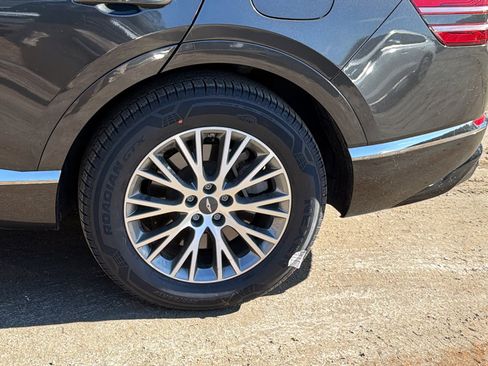 Used 2024 Genesis GV80 2.5T image 12