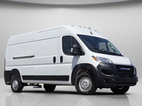 Used 2025 RAM ProMaster 2500 FWD image 2