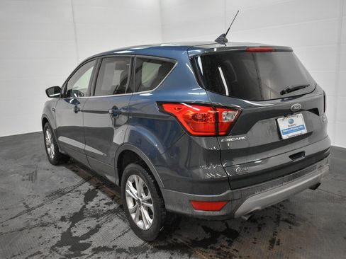 Used 2019 Ford Escape SE image 6