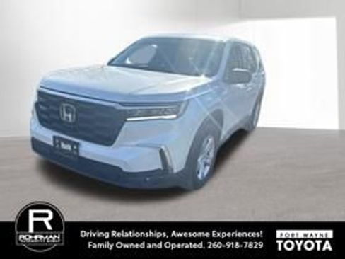 Used 2023 Honda Pilot LX image 1