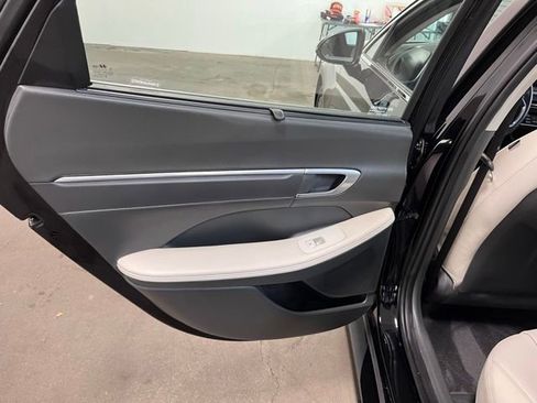 Used 2023 Hyundai Sonata Limited image 16