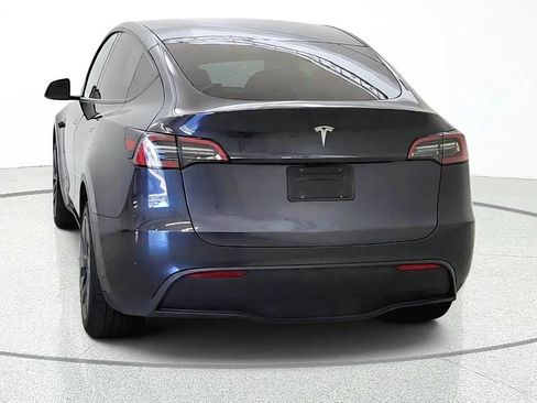 Used 2024 Tesla Model Y Long Range RWD image 7