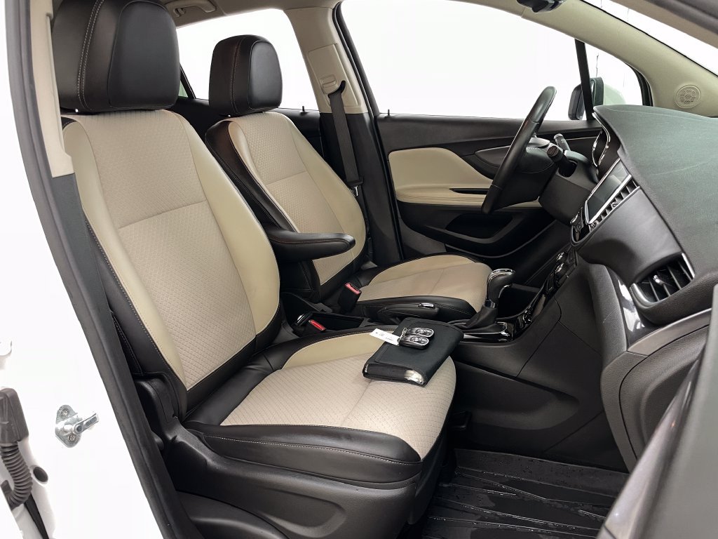 Certified 2021 Buick Encore Preferred w/ Safety Package II AWD/4WD image 38