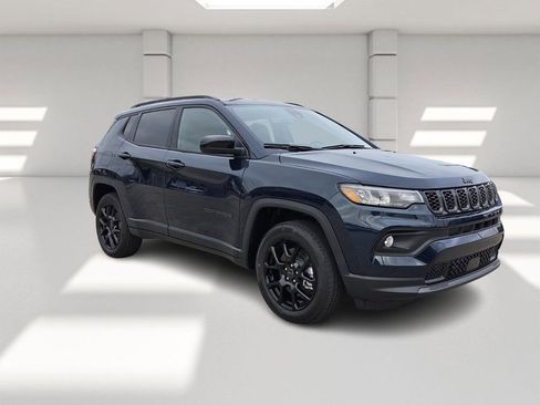 New 2026 Jeep Compass Latitude image 7