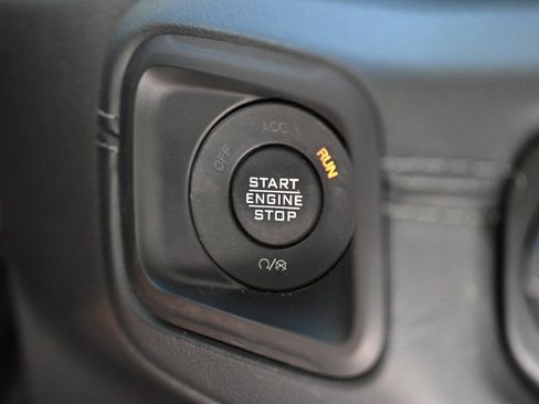 Used 2024 Jeep Wrangler Unlimited Rubicon AWD/4WD image 34