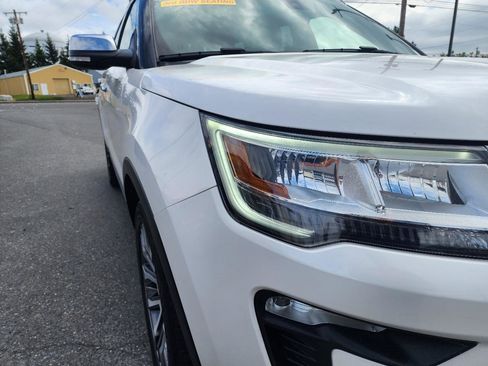Used 2018 Ford Explorer Platinum AWD/4WD image 39