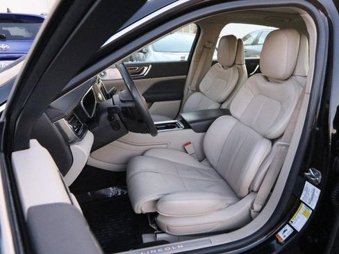 Used 2020 Lincoln Continental Reserve w/ Luxury Package image 9