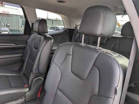 Used 2023 Kia Telluride S w/ S Sunroof Package image 16