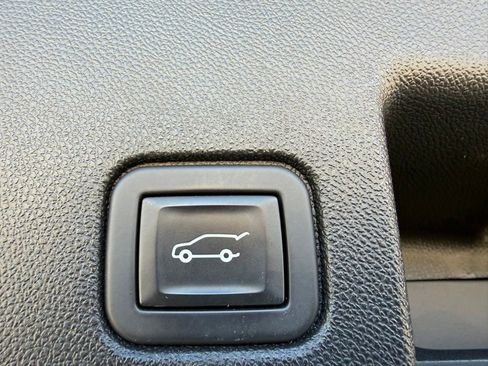 Used 2021 Chevrolet Equinox Premier image 11