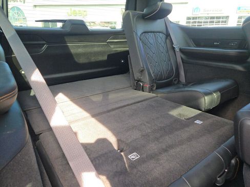 Used 2025 Jeep Grand Wagoneer Series III w/ Quick Order Packagew 28T image 11