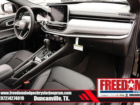 New 2026 Jeep Compass Latitude image 12