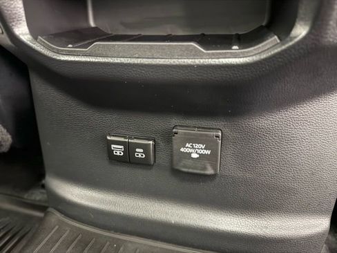 Used 2024 Toyota Tundra Limited image 13