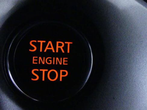 Used 2025 Nissan Altima 2.5 SV image 17