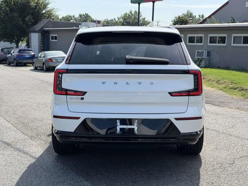 New 2025 Volvo EX90 Plus AWD/4WD image 19