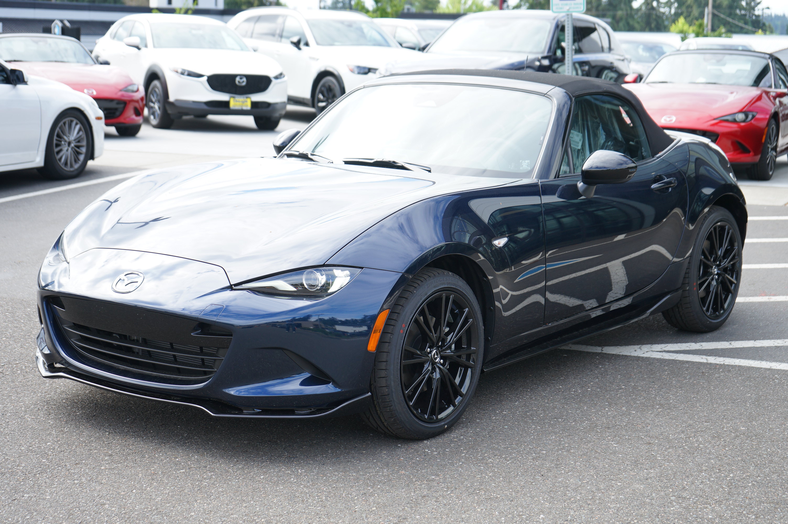 New 2026 MAZDA MX-5 Miata Club w/ Interior Package RWD image 8
