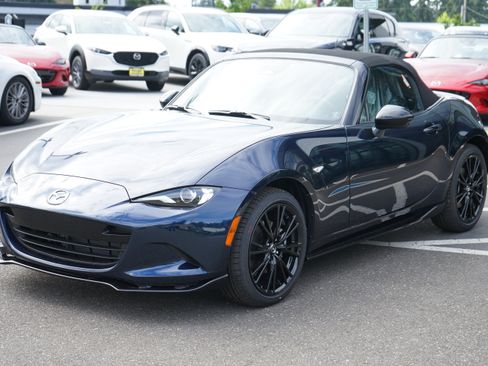 New 2026 MAZDA MX-5 Miata Club w/ Interior Package RWD image 8
