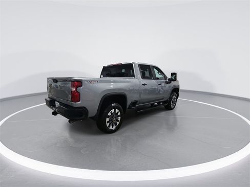 Used 2025 Chevrolet Silverado 2500 Custom w/ Custom Convenience Package image 8