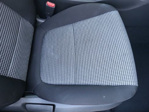 Used 2018 Hyundai Kona SE image 30