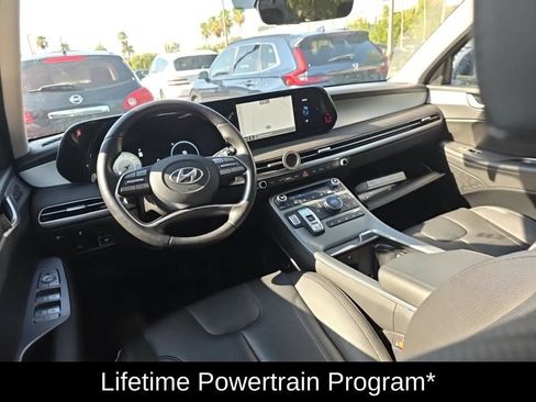 Used 2024 Hyundai Palisade SEL w/ Premium Package FWD image 3