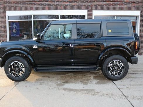 New 2025 Ford Bronco Outer Banks image 2