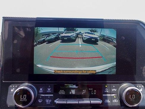 Used 2023 Toyota Highlander XSE AWD/4WD image 25