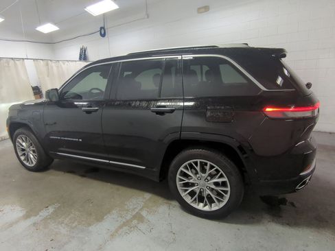 Used 2022 Jeep Grand Cherokee Summit w/ Advanced Protech Group IV image 9