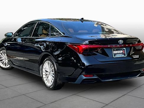 Used 2021 Toyota Avalon Limited FWD image 12