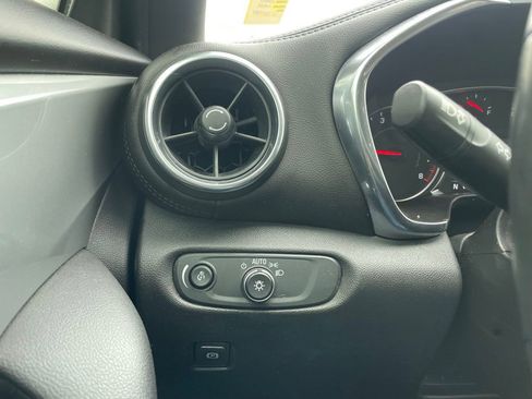 Used 2020 Chevrolet Blazer LT image 13