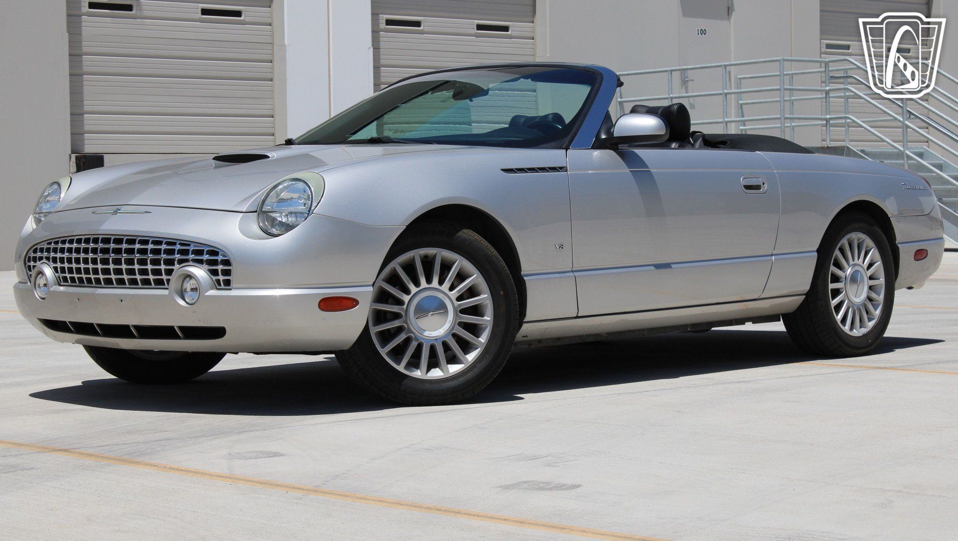 Used 2004 Ford Thunderbird RWD image 2