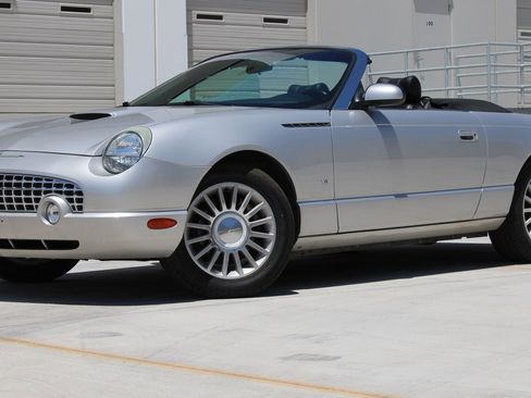 Used 2004 Ford Thunderbird RWD image 2