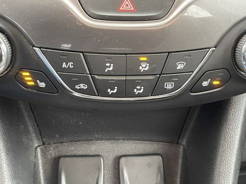 Used 2017 Chevrolet Cruze LT w/ Convenience Package image 33