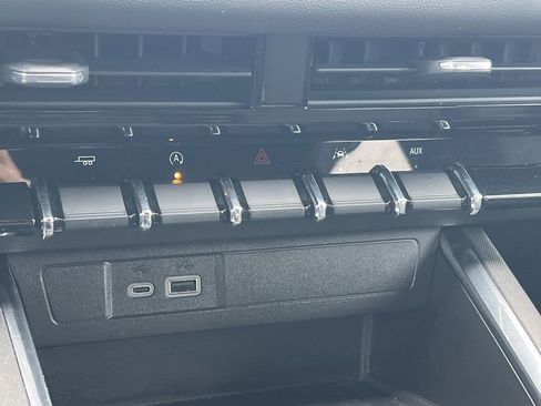 Used 2023 GMC Canyon Elevation w/ Convenience Package image 6