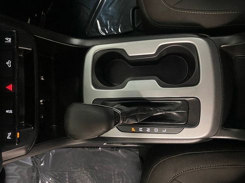 Used 2022 Chevrolet Colorado LT w/ Fleet Safety Package image 16