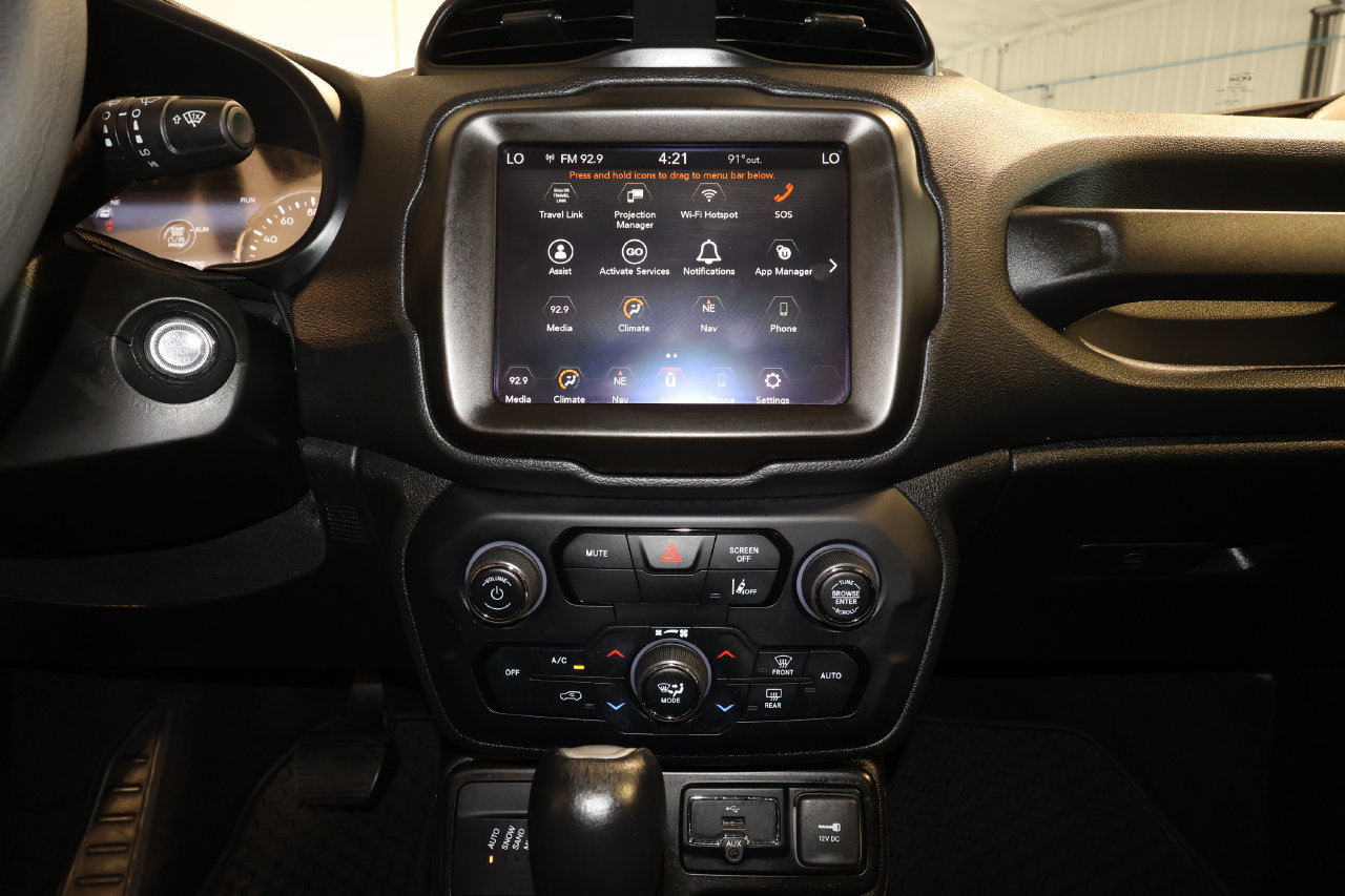 Used 2023 Jeep Renegade Latitude AWD/4WD image 17