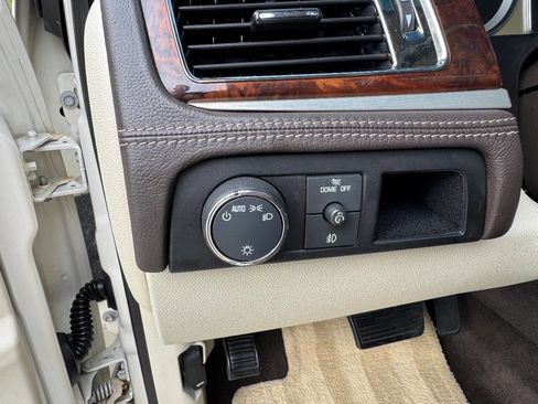 Used 2013 Cadillac Escalade Platinum image 10